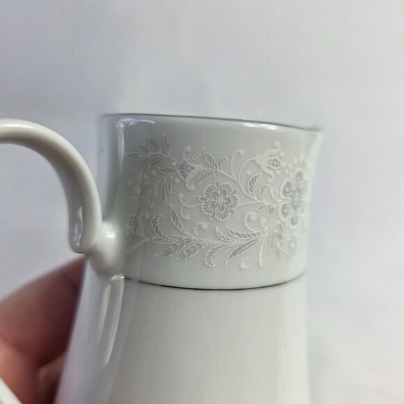 Crown Ming Queen's Lace Creamer White Flowers Platinum Trim - Picture 3 of 14
